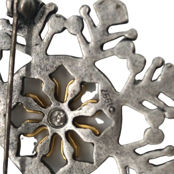 1997 Vintage Snowflake Pin Silver Gold Peace Joy.. - Picture 9 of 10
